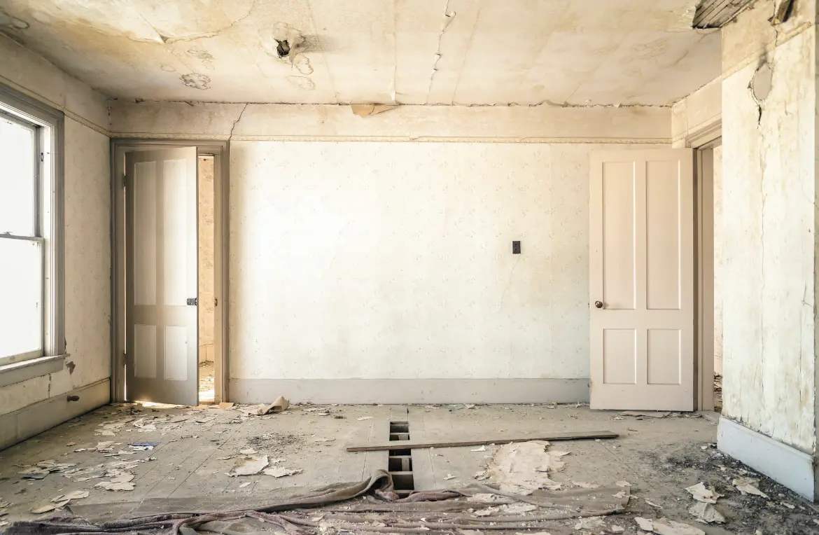 Waste disposal crew managing a cleanout project in Toledo